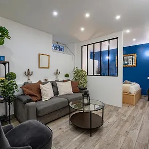 Elegant And Cosy 2/3 - Heart Of , Paris France