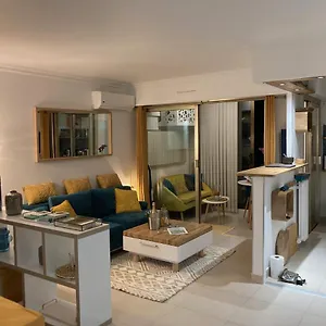 Apartment De Standing Le Velvet Bay Climatise En Bord De, Antibes